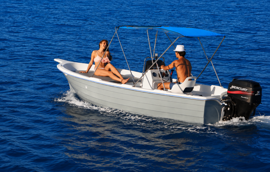 The Beginner’s Boat — Explore the Marine Park at Your Own Pace Without a Skipper – 2 Hours