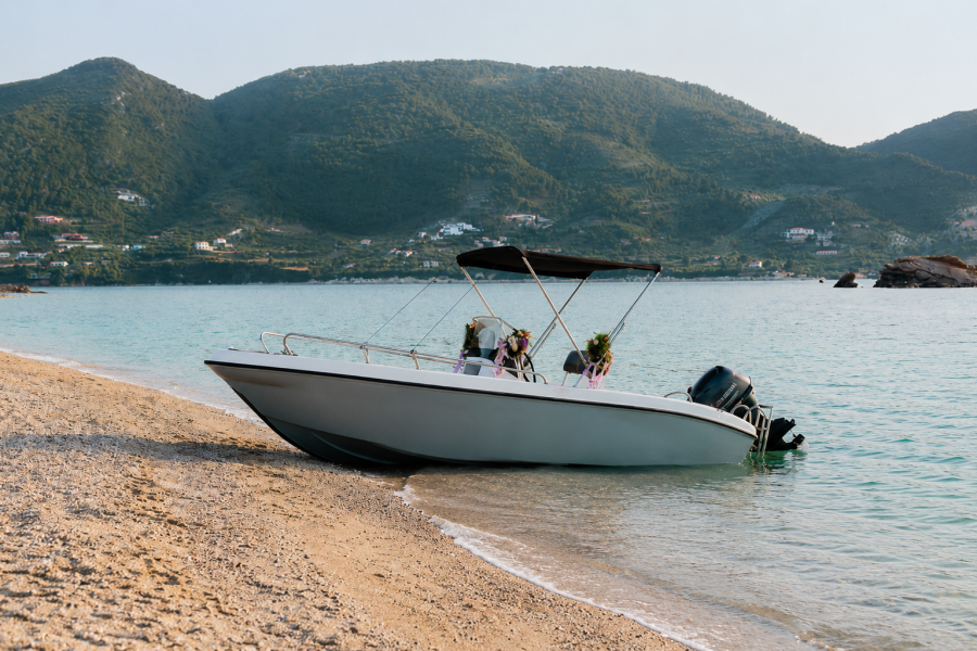 The Pro Boat — Explore the Marine Park at Your Own Pace Without a Skipper – 2 Hours